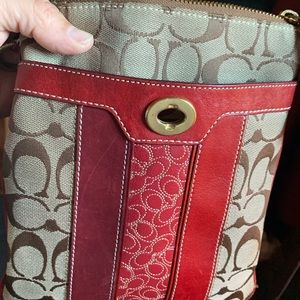 Cute little crossbody purse. Perfect condition!
